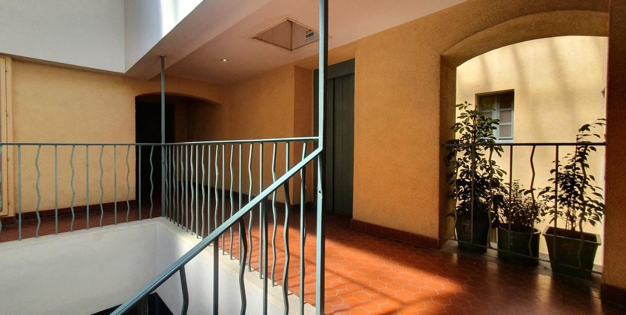 Chambre D'Hotes Sde, Wc Prive Climatise Dans Loft 80M2 Espace Commun Avec Les Habitants Salon Et Cuisine Apartment Toulon Bagian luar foto