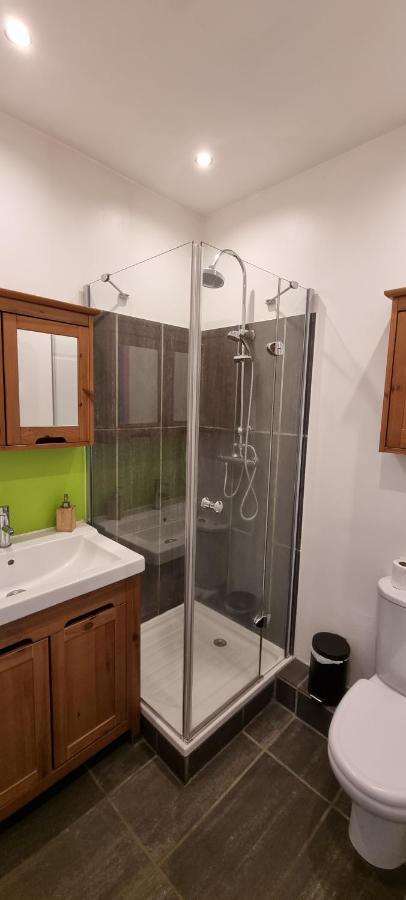 Chambre D'Hotes Sde, Wc Prive Climatise Dans Loft 80M2 Espace Commun Avec Les Habitants Salon Et Cuisine Apartment Toulon Bagian luar foto